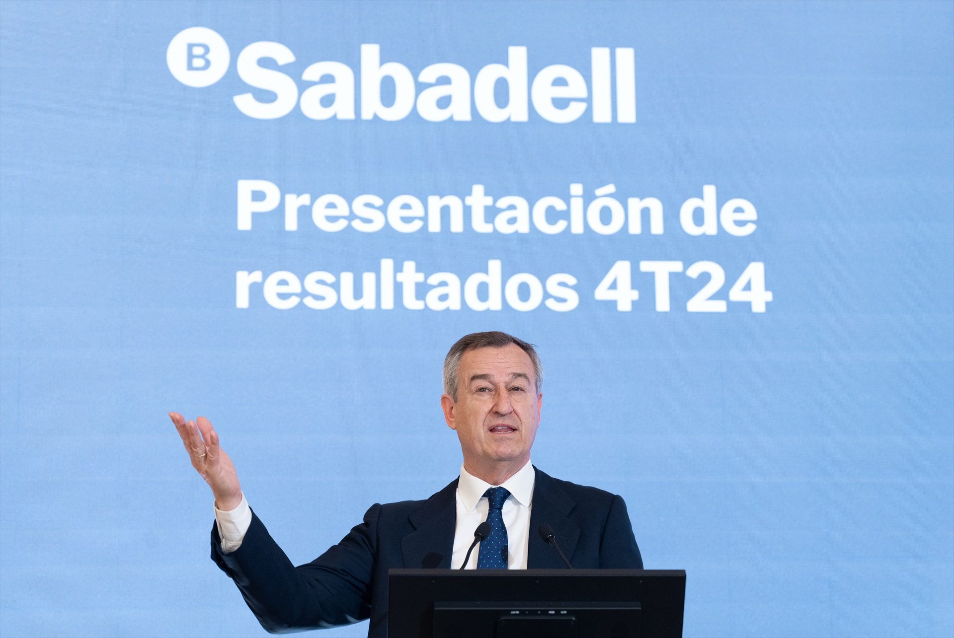 González-Bueno y 27 directivos del Sabadell serán indemnizados con doble salario si triunfa BBVA