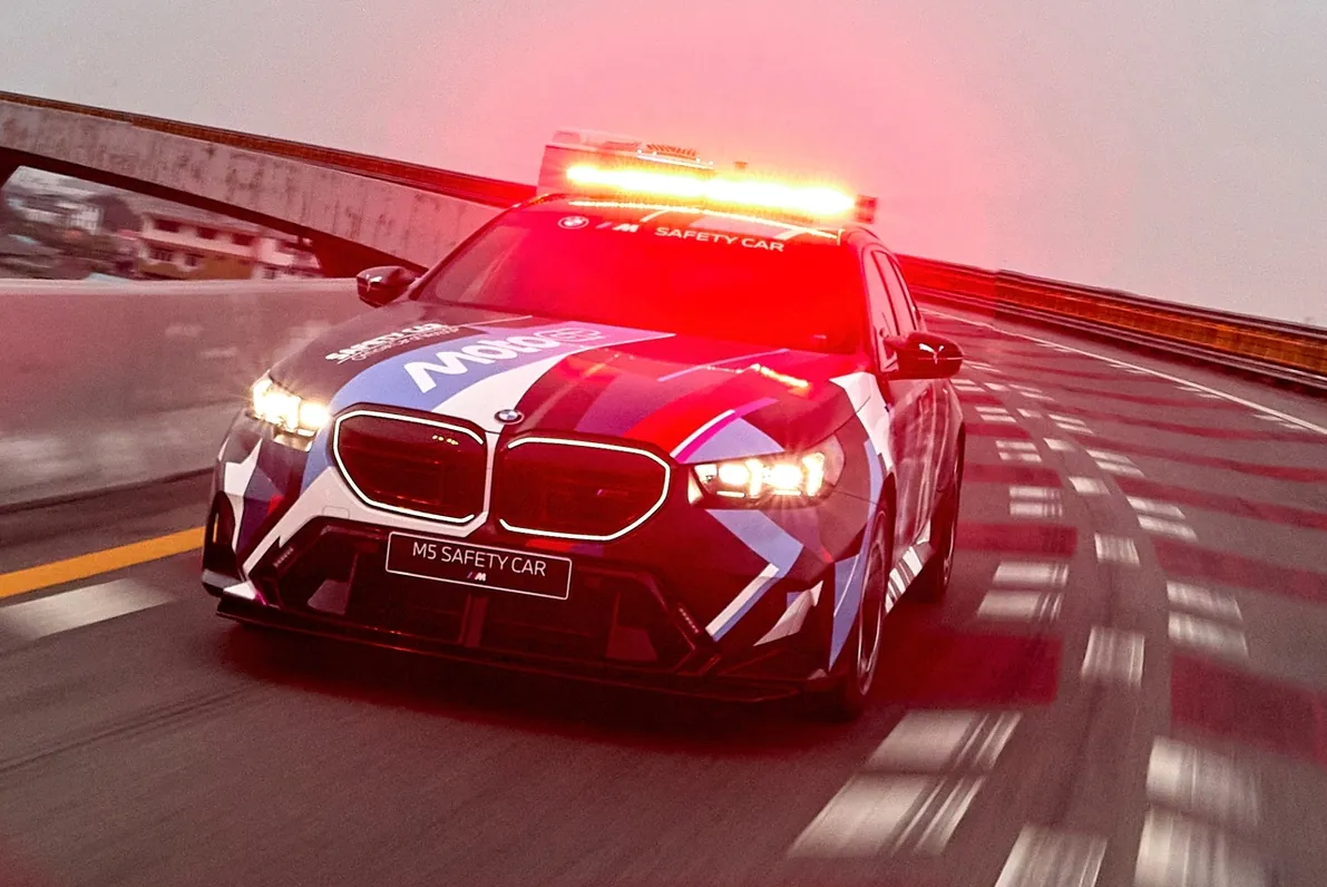 BMW M5 Touring: el Safety Car de 727 CV que 'cuidará' de Marc Márquez, Jorge Martín…