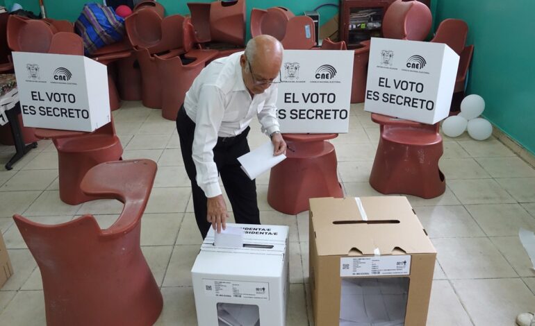 Ecuador se polariza para la segunda vuelta electoral