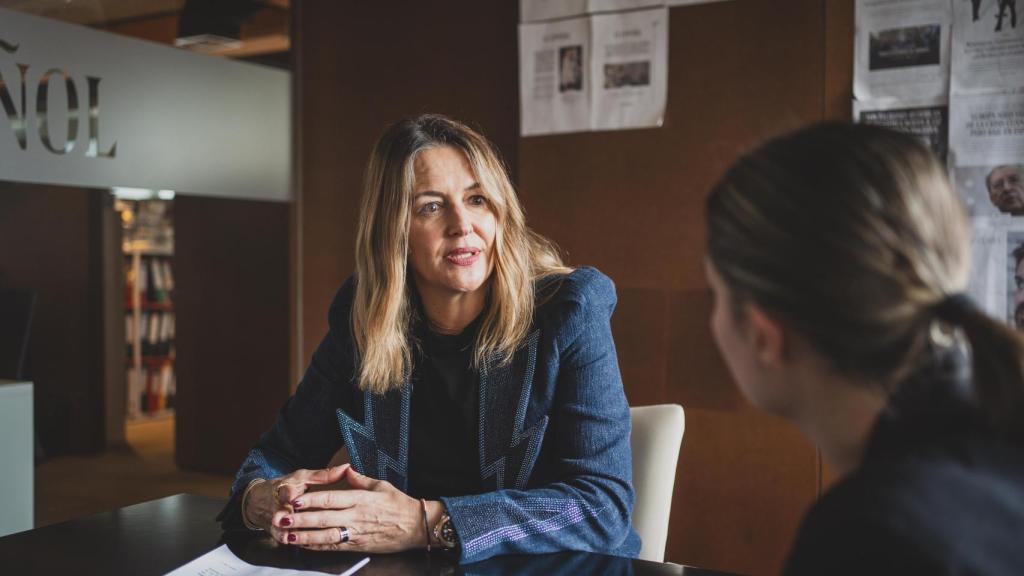 Marta Moreno durante la entrevista en la escritura de El Español.