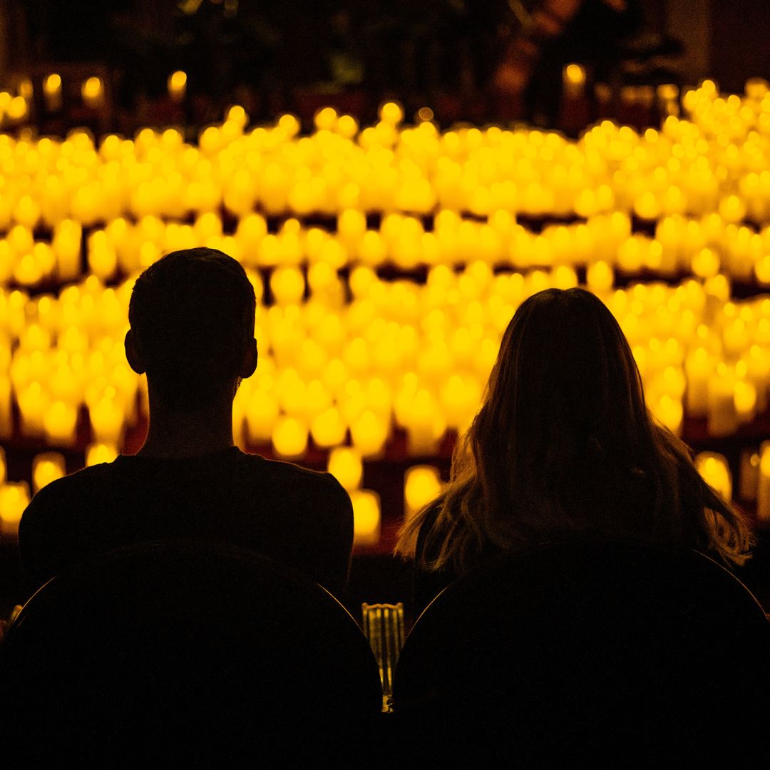 Conciertos de velas a la luz de las velas, tienen lugar en diferentes ciudades de España, como Madrid o Barcelona, ​​en lugares muy especiales