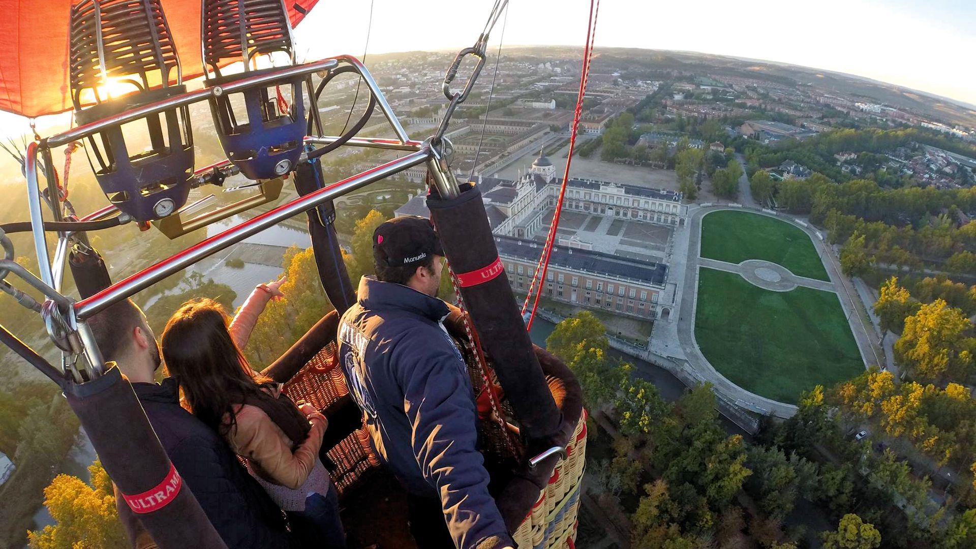 Vuelo privado Una pelota para dos supervivencia de Madrid  