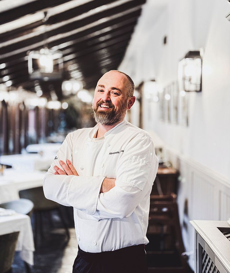 Abraham Alonso, chef del restaurante Llar de Molín, en Gijón Parador