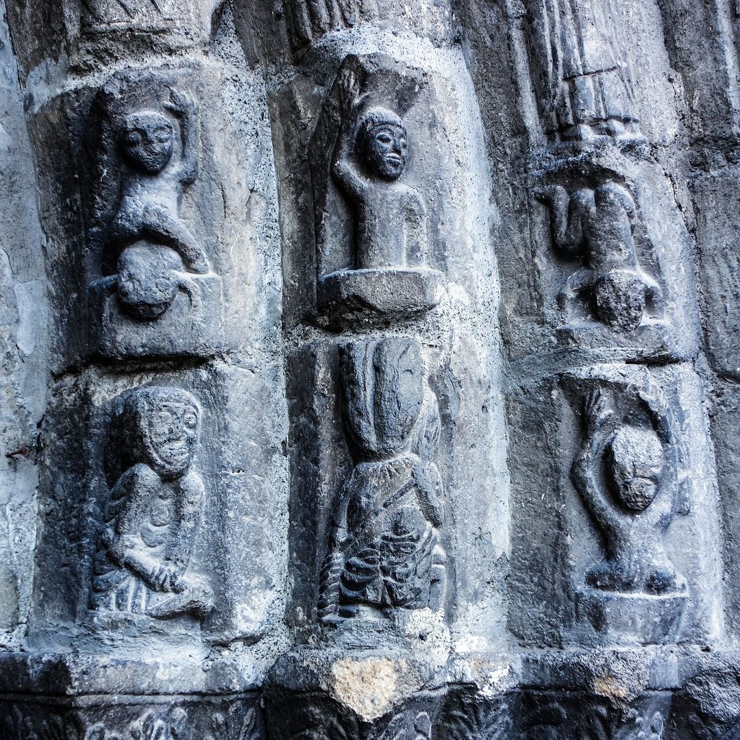 Portada de la Iglesia de Sant Miquèu, Vielha, Lleida 