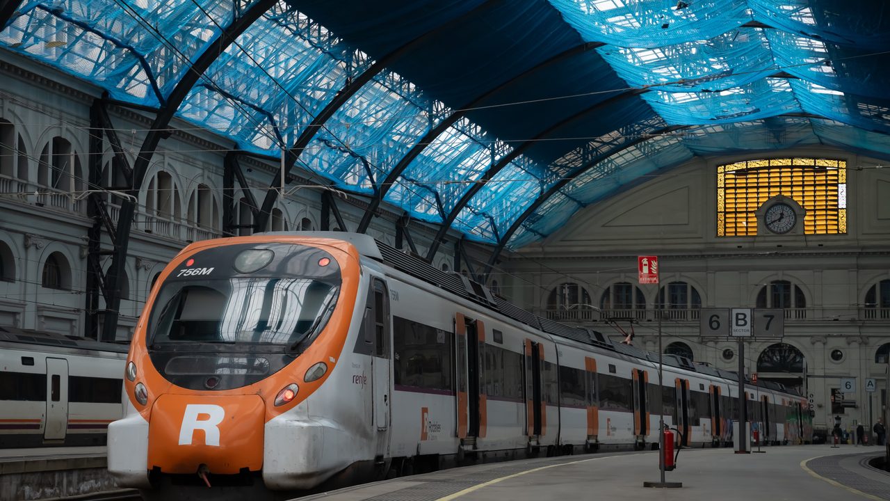 El sistema ferroviario, al borde de la huelga por el traspaso de Rodalies