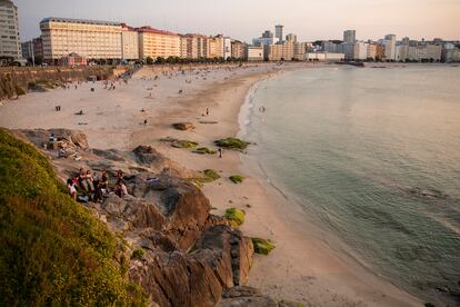 Sunset en Orzán Beach, en una coruña.