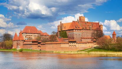 Exterior del castillo de la Orden Teutónica en Malbork, patrimonio mundial de la Unesco.