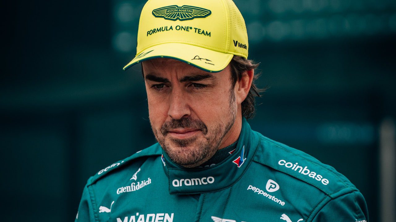 Enfado tremendo de los fans de Aston Martin al conocer que Fernando Alonso no rodará en la sesión de tarde