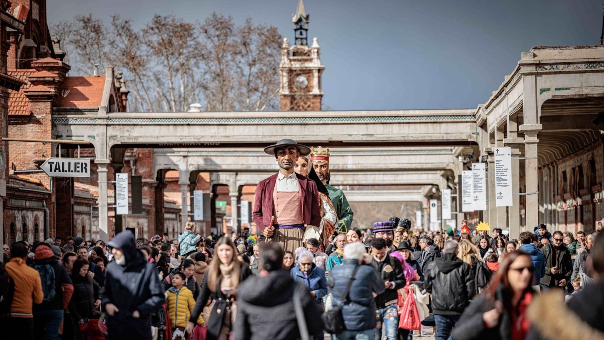 Gigantes y Cabezudos en Madrid por Carnival