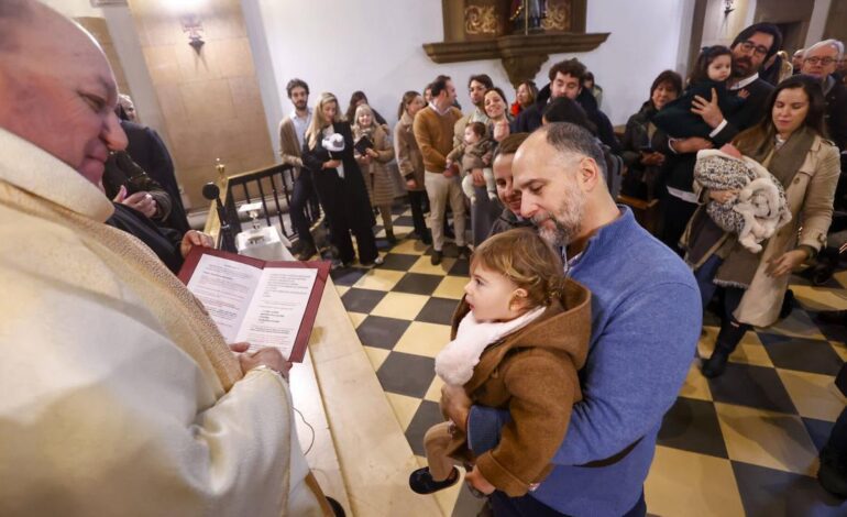 FIESTA CANDELARIA | Una procesión bajo la luz de las velas para la presentación de catorce niños