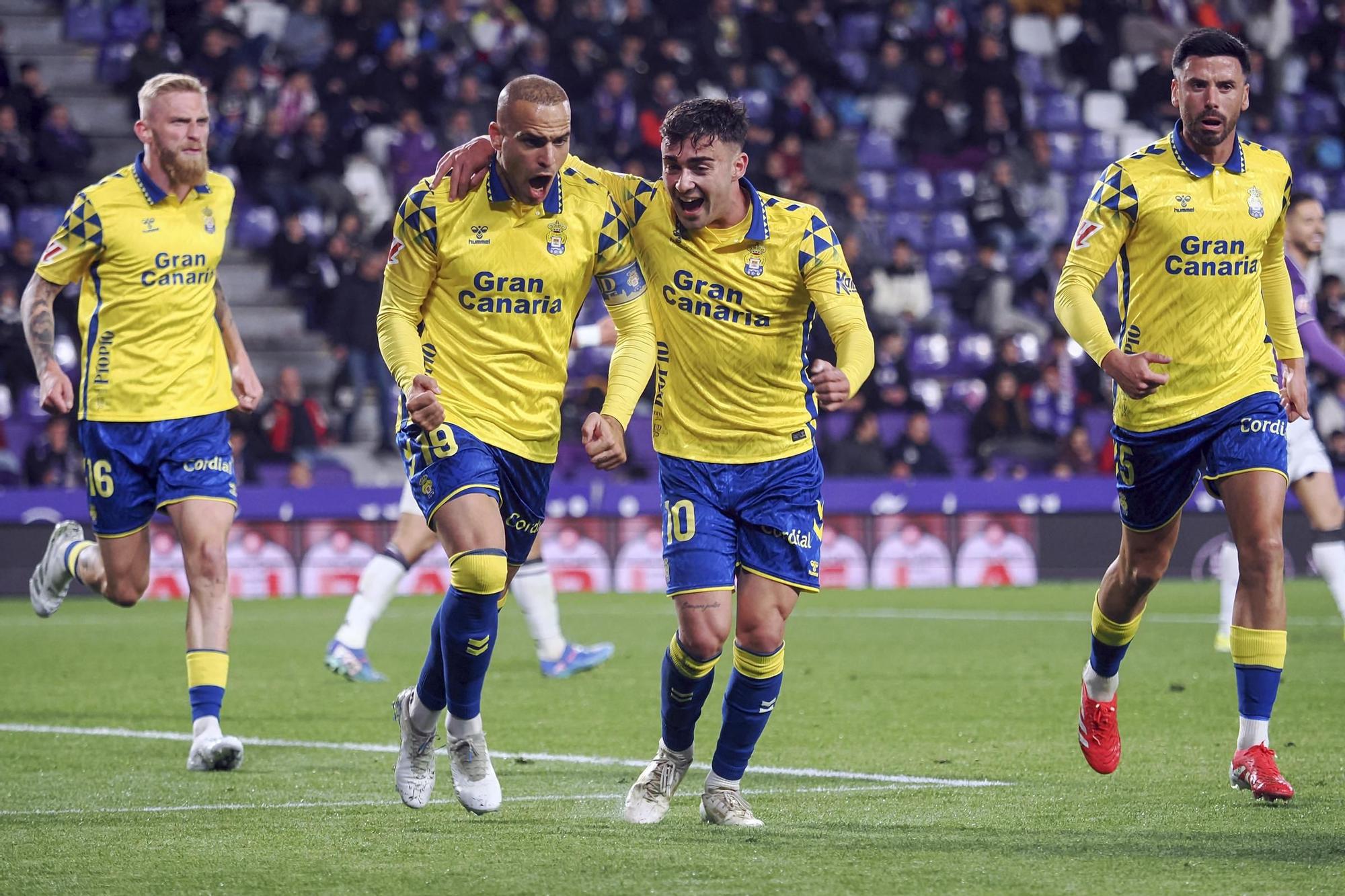 0-1. Sandro da el resto a Las Palmas que se quedó con diez