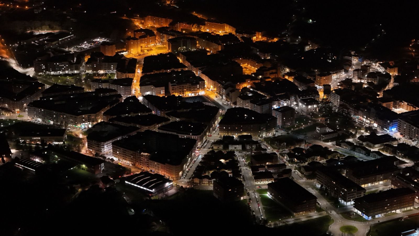 En imágenes, Pola de Siero, en la vista nocturna de la noche