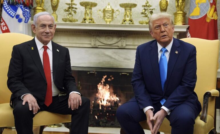 Trump dice que EEUU «tomará el control de Gaza» y aboga por el desplazamiento «permanente» de su población