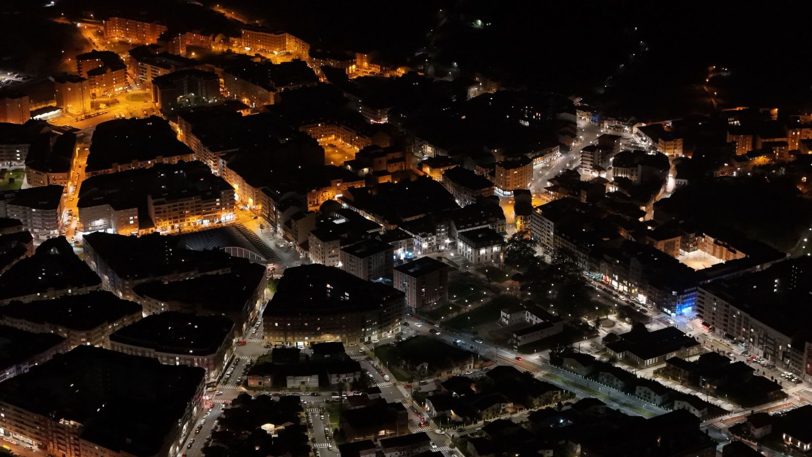 En imágenes, Pola de Siero, en la vista nocturna de la noche