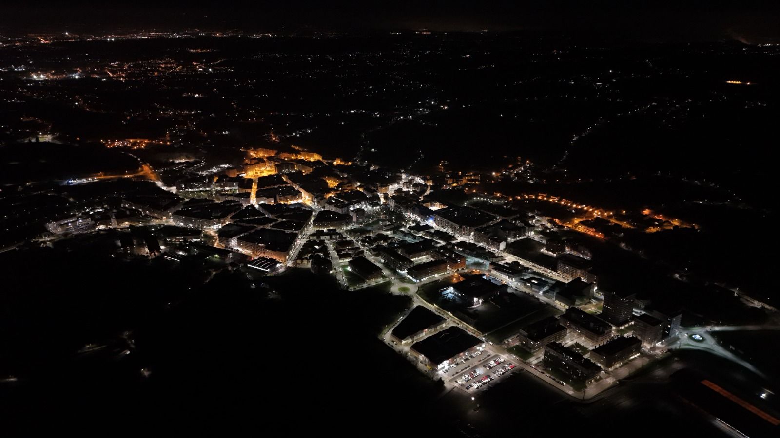 En imágenes, Pola de Siero, en la vista nocturna de la noche