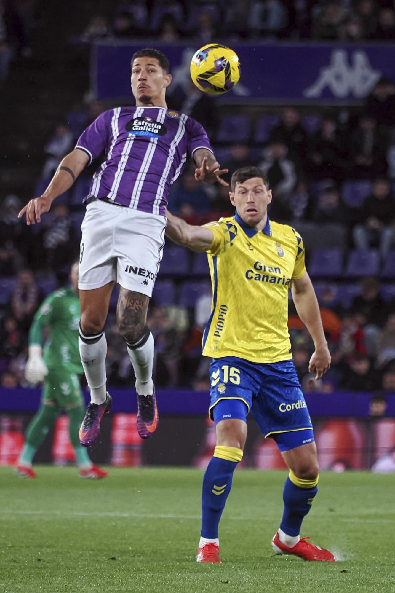 0-1. Sandro da el resto a Las Palmas que se quedó con diez