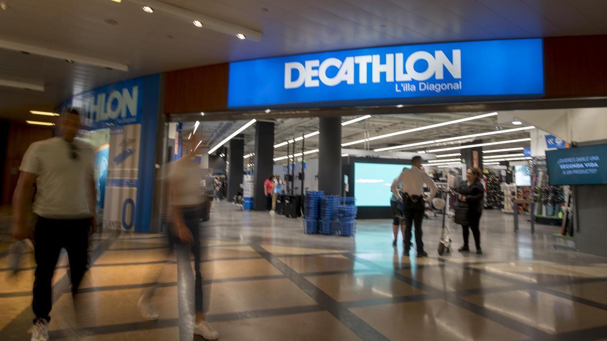 Una investigación periodística acusa a Decathlon de explotación y abuso laboral en Asia