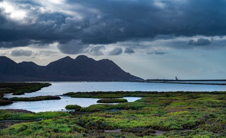 12 pequeñas e idílicas lagunas costeras en España (imprescindible prismáticos) | Escapadas por España | El Viajero