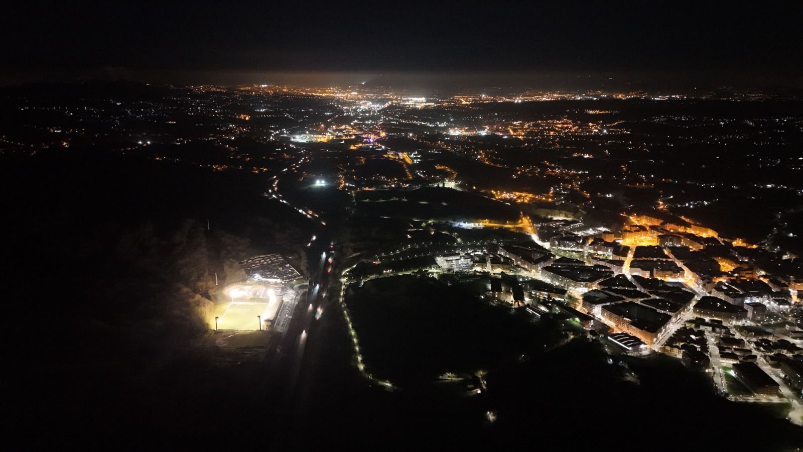 En imágenes, Pola de Siero, en la vista nocturna de la noche