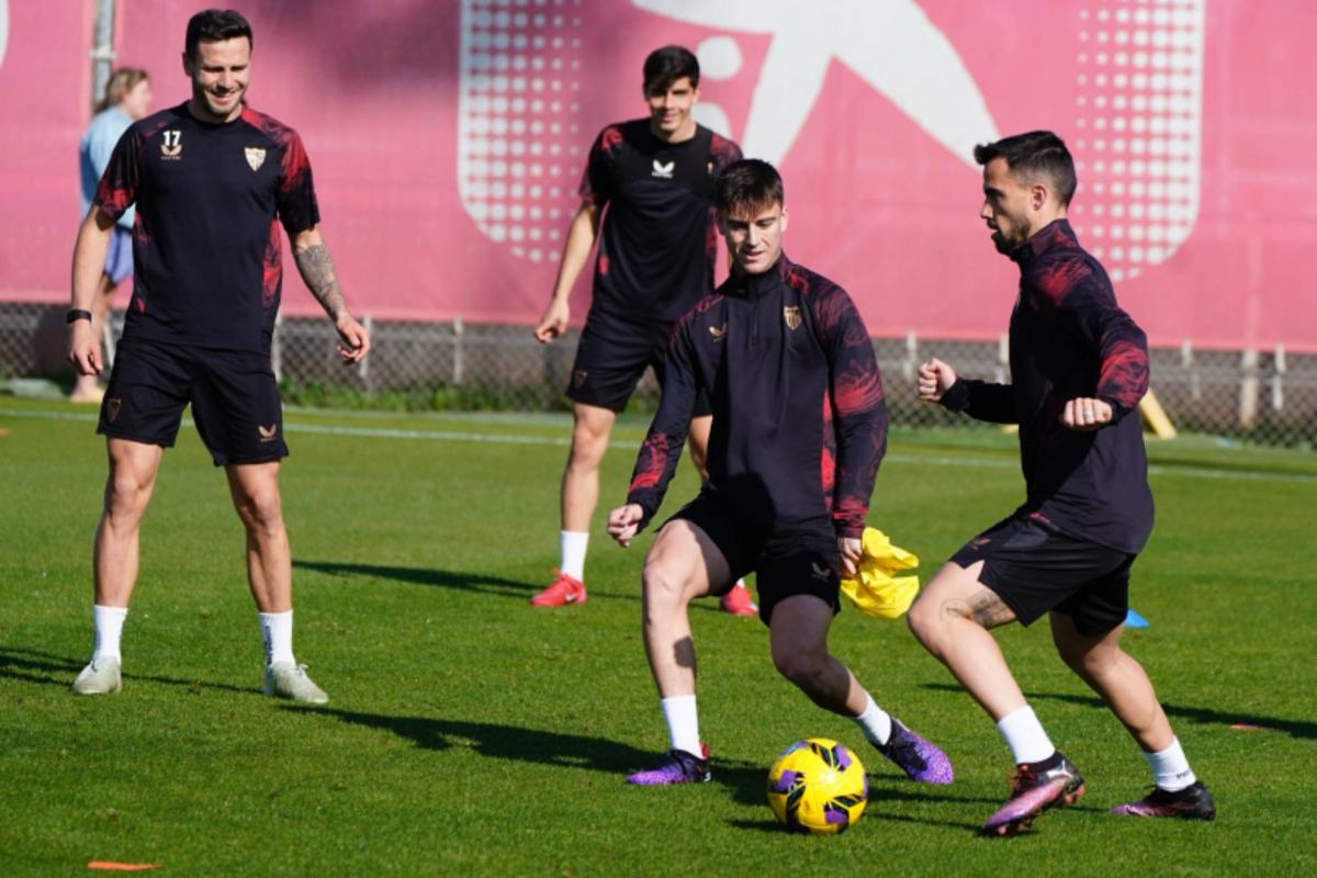 El Sevilla vuelve al césped con la ausencia de Gudelj