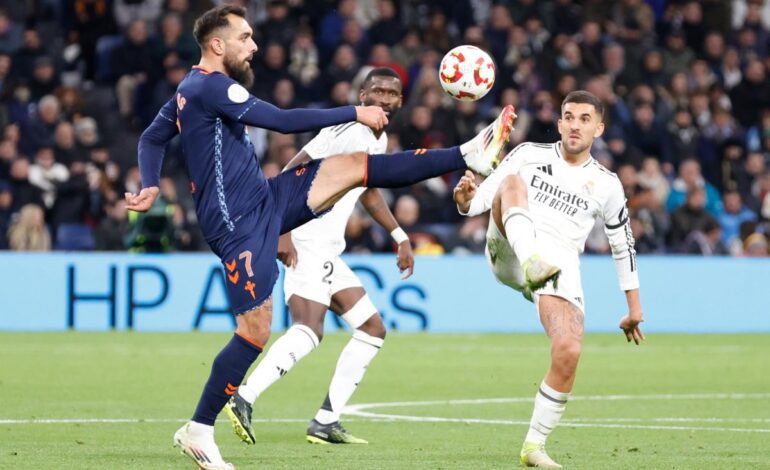 Borja Iglesias siempre juega: es el único jugador del Celta que ha participado en todos los partidos