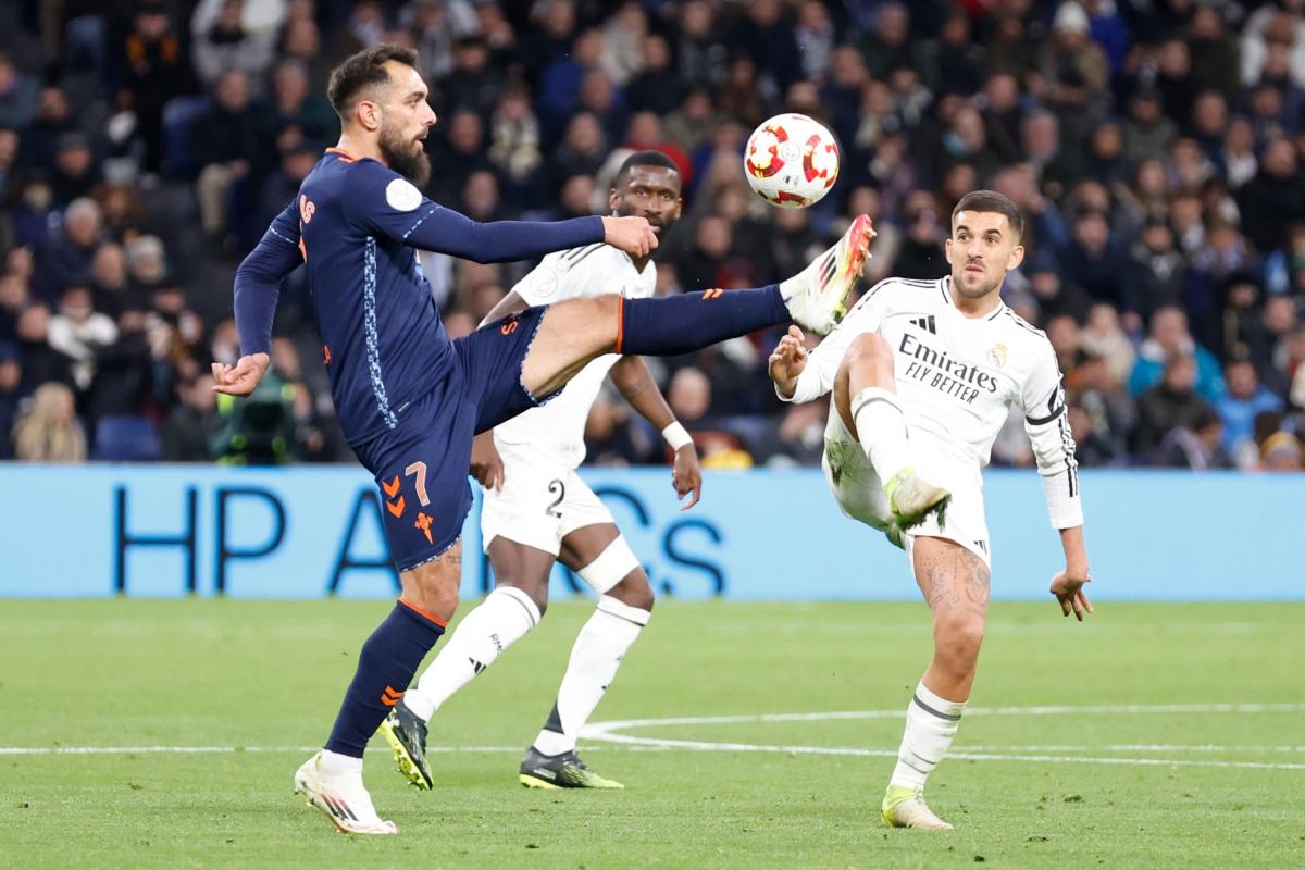 Borja Iglesias siempre juega: es el único jugador del Celta que ha participado en todos los partidos