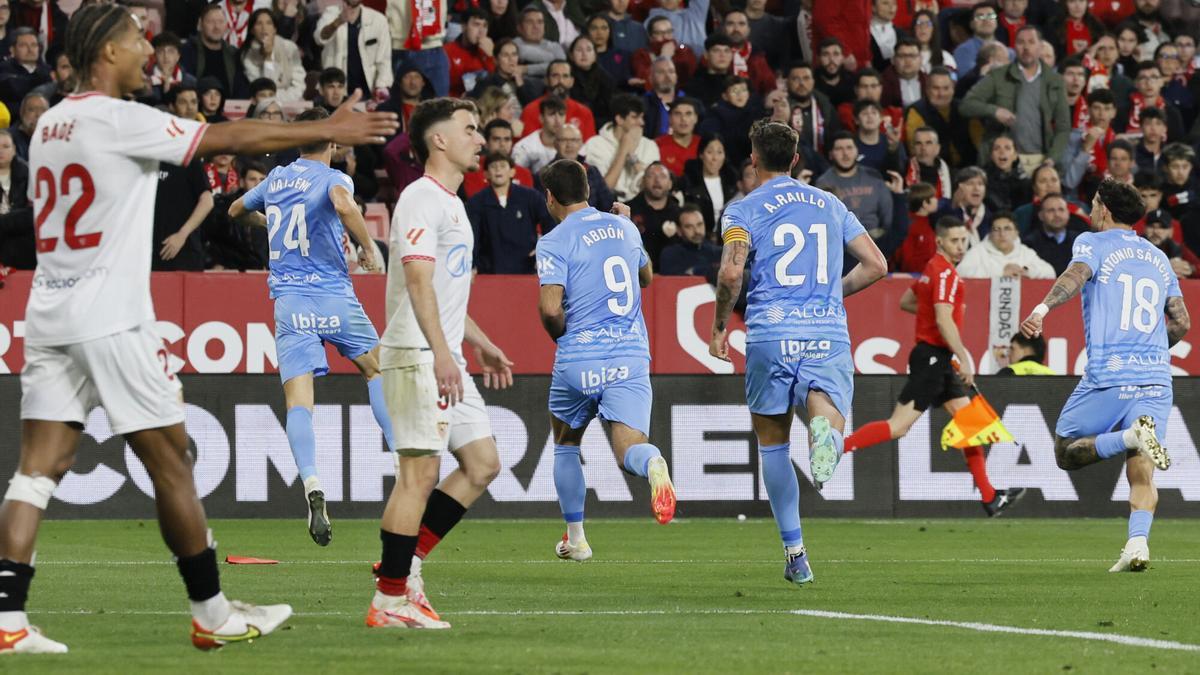 Valjent amarga en el tiempo de descuento la fiesta del Sevilla en el Pizjuán