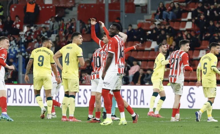 VESTUARIO DEL REAL SPORTING DE GIJÓN DEFIENTE A ALBÉS