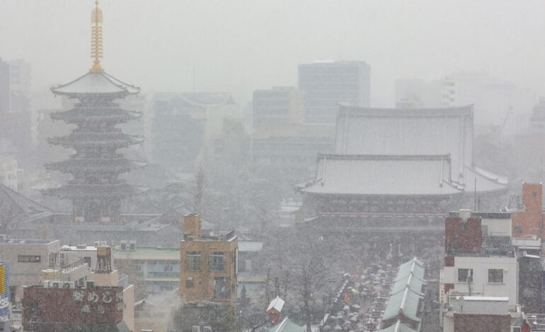 Las fuertes nevadas que azotan Japón dejan al menos 12 muertos y medio centenar de heridos