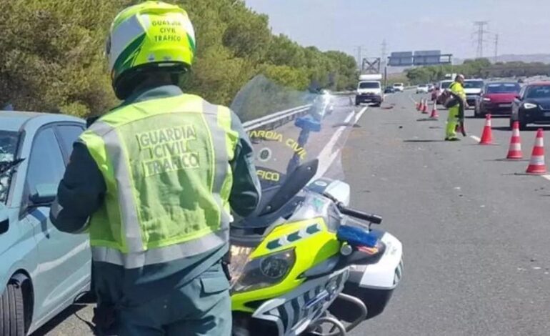 Mueren dos jóvenes y otras dos resultan heridas en un accidente de tráfico en Sevilla