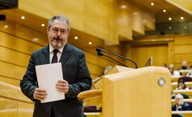 Los diputados andaluces vuelven al ‘cole’ con un Juan Espadas ausente, pero muy presente: «Pídanle perdón»