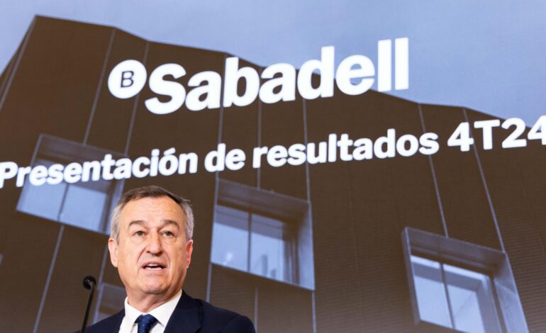 Sabadell amplía el colectivo de altos directivos ‘blindados’ si triunfa la opa de BBVA