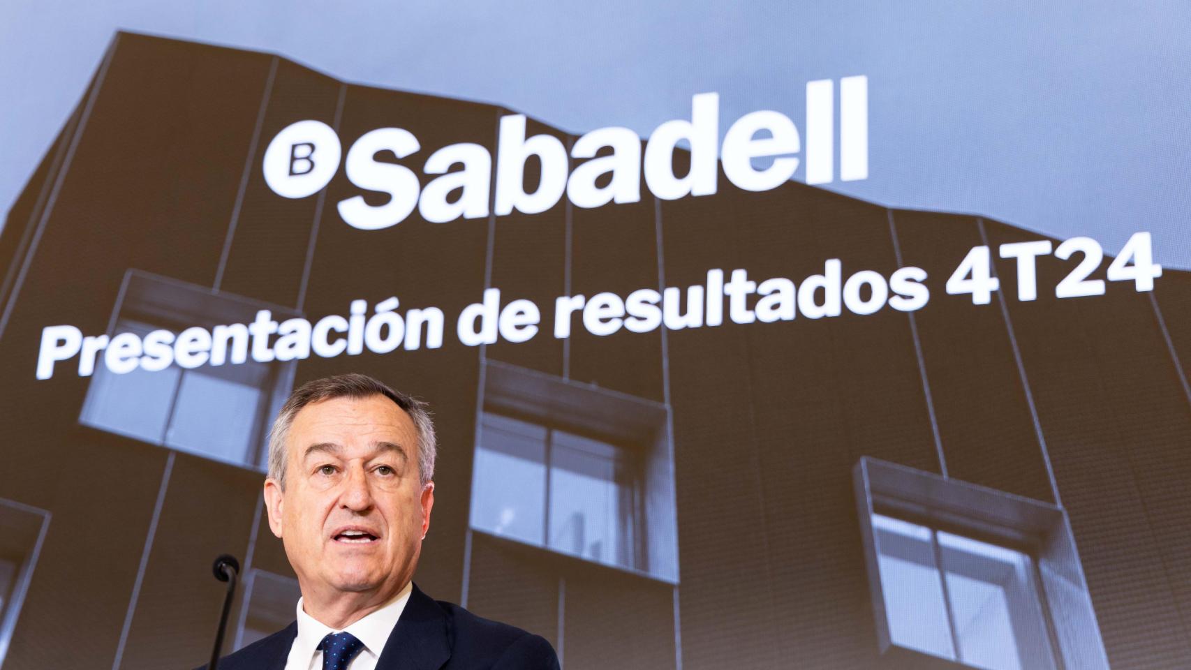 Sabadell amplía el colectivo de altos directivos ‘blindados’ si triunfa la opa de BBVA