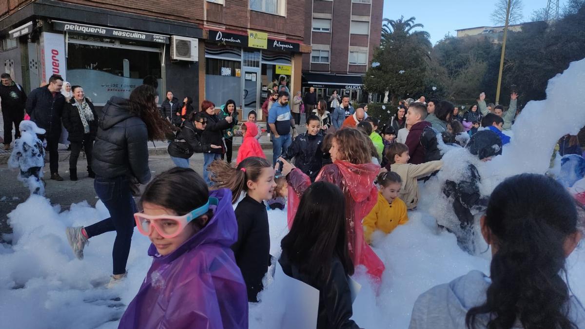 Arranca el Antroxu avilesino con el «Descensín» de Llaranes