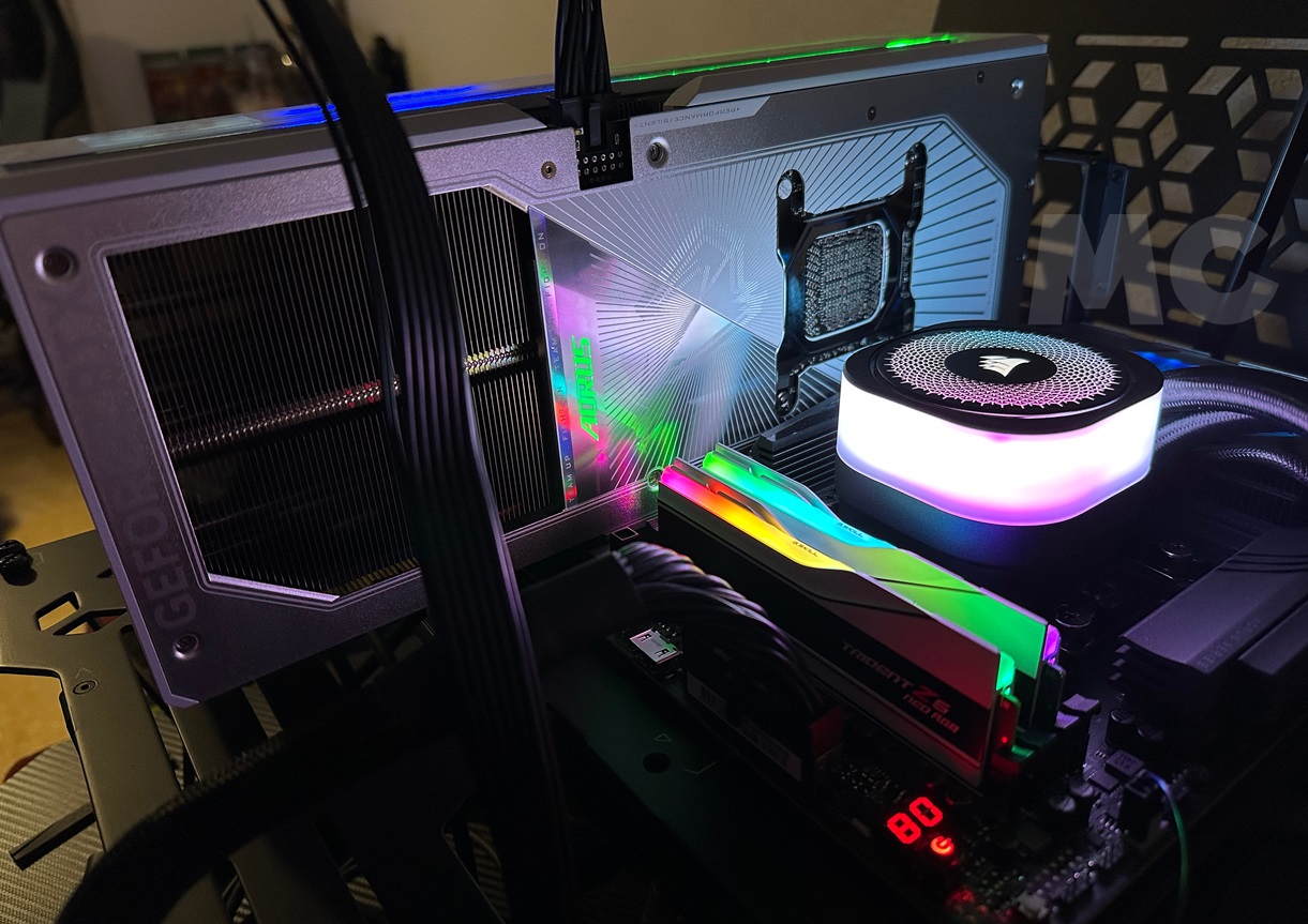 AORUS GeForce RTX 5090 MASTER ICE