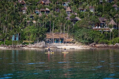 Vista de las villas de estilo tailandés del resort Four Seasons Koh Samui, en una imagen proporcionada por el hotel.