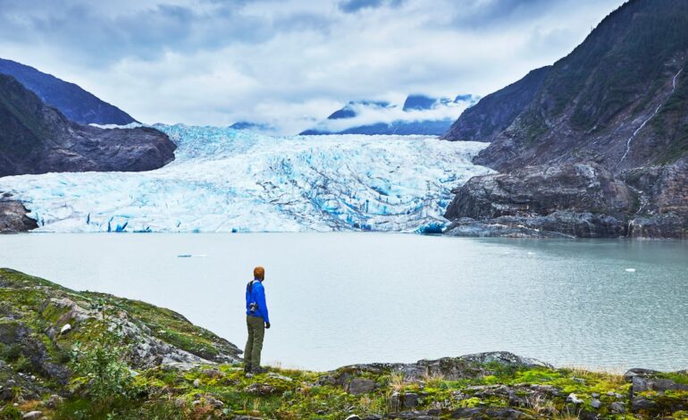 De crucero por la indómita Alaska hacia el fin del mundo | Guía El Viajero 2025