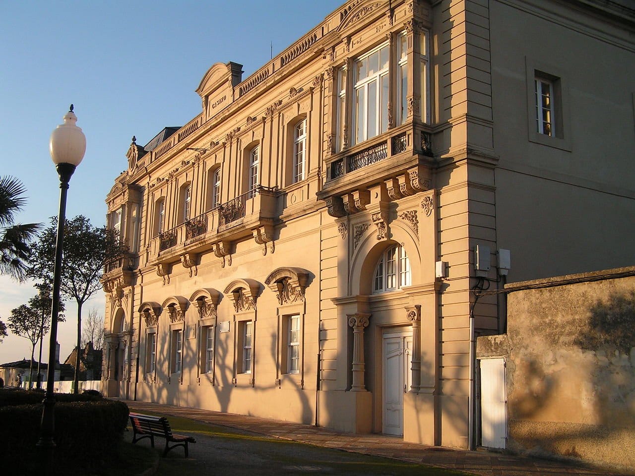 Casa de la cultura Castropol