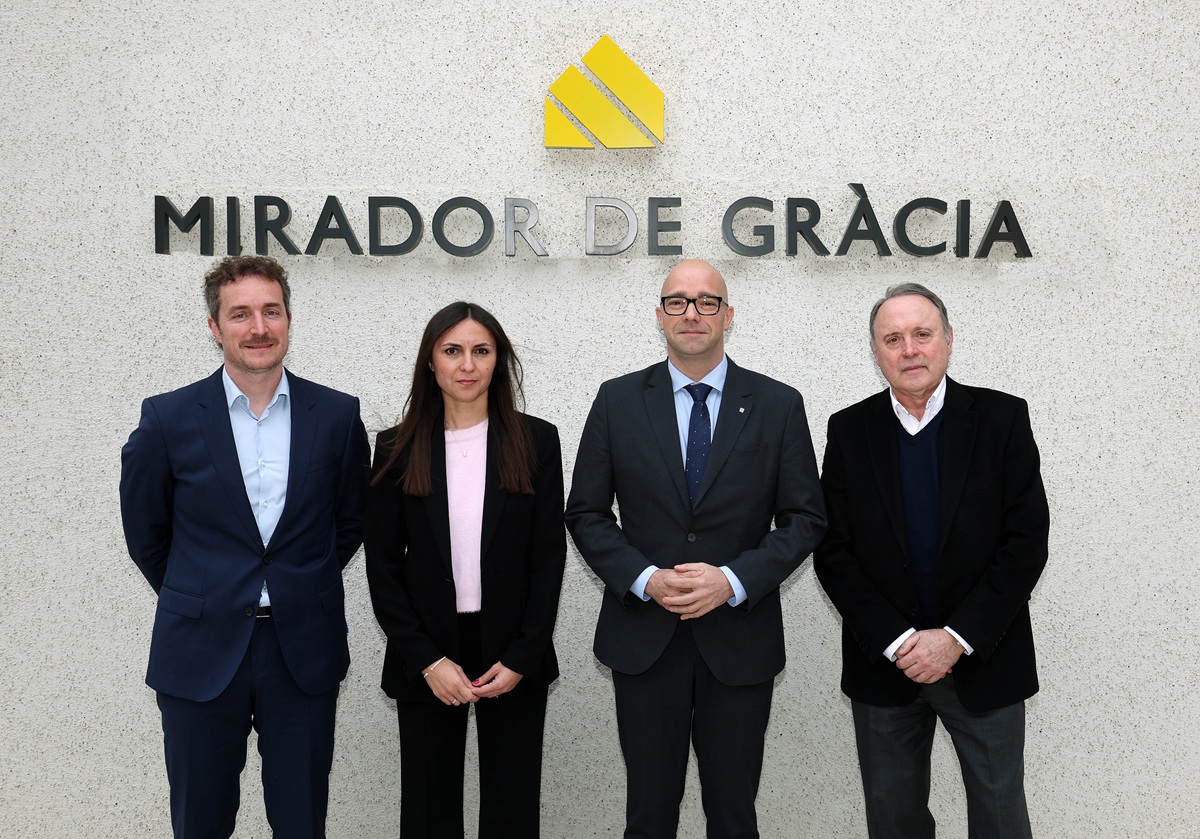 Sr. Joaquim Rigau, Director General de Residencias Fiatc; Sra. Mar López, directora de la residencia Mirador de Gràcia; Sr. Raúl Moreno, Secretario General de Derechos Sociales e inclusión de la Generalitat de Cataluña; y el Sr. Joan Castells, presidente ejecutivo de Fiatc Seguros