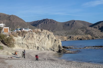 Buffer de invierno en la playa de Isleta del Moro.