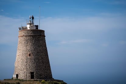 Un equipaje específico de una de las linternas de Los Torre Lobos, en Cabo de Gata (Almería).