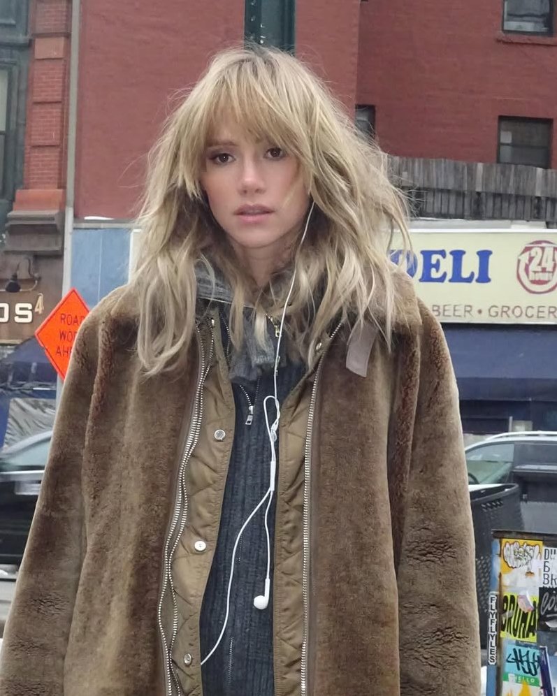 Corte de pelo de suki waterhouse