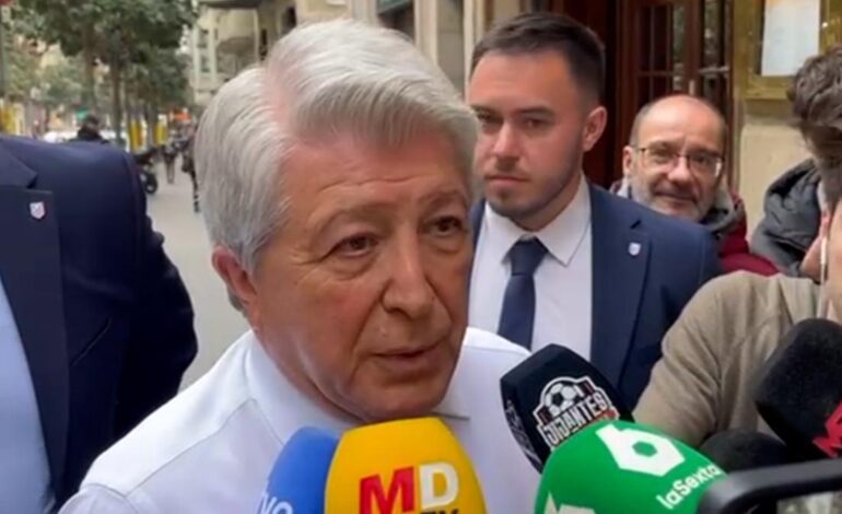 Cerezo: «Hay que dejar trabajar a los árbitros; lo que ha matado su buen nivel es el VAR»