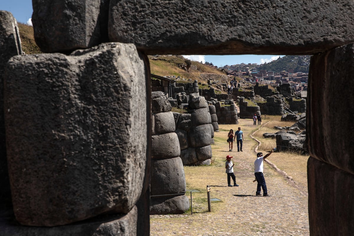 Por el sugerente valle Sagrado de los Incas en Perú | Guía El Viajero 2025