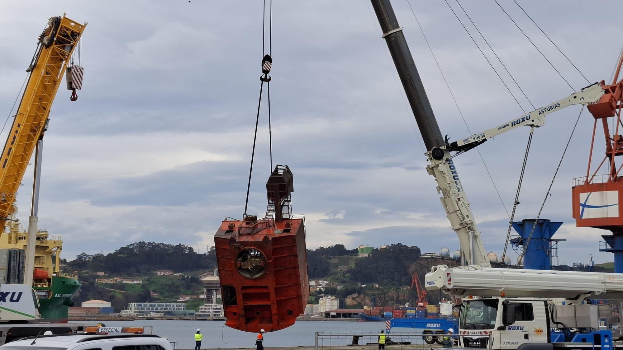 Esta ha sido la impresionante operación con la que el gran Caseton del fatídico accidente de El Musel (en imágenes)