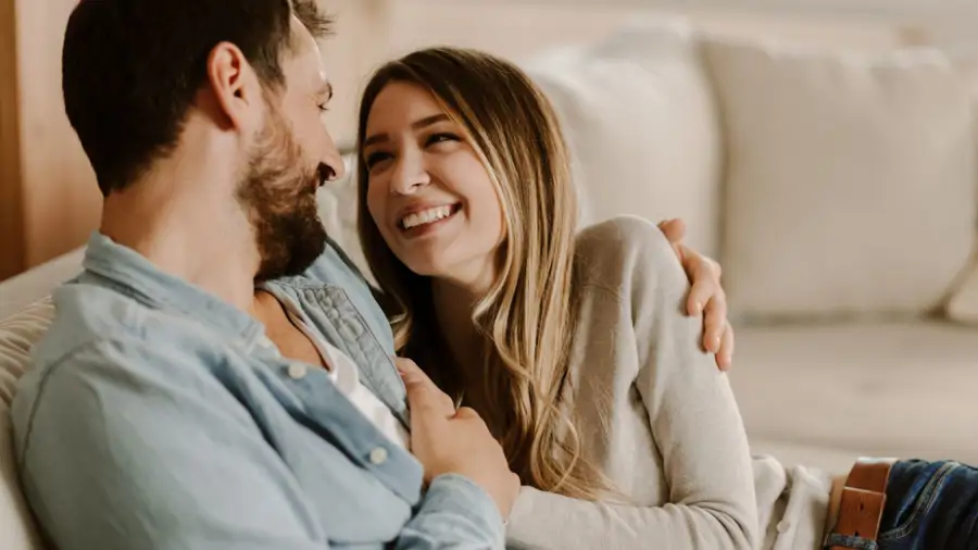 Pareja de amor profundo en el amor