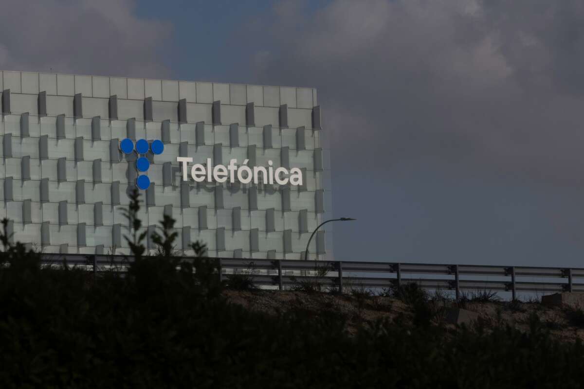 Telefónica vende su filial argentina a Telecom Argentina por más de 1.000 millones