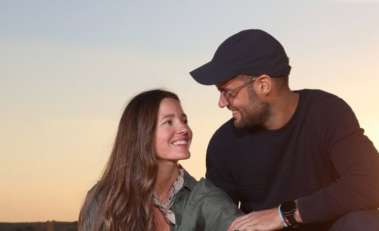 Malena Costa y Mario Suárez, así es el campamento glam que los ha conquistado en el desierto de Dubái