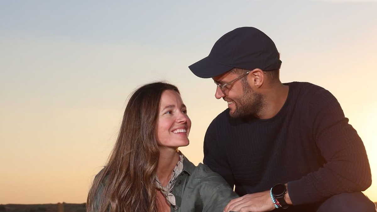 Malena Costa y Mario Suárez, así es el campamento glam que los ha conquistado en el desierto de Dubái