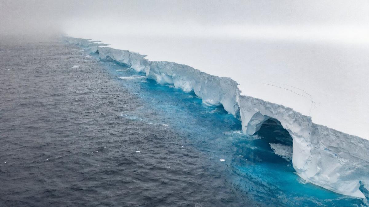 MAYOR ICEBERG | El iceberg más grande del mundo, del tamaño de Mallorca, empieza a romperse